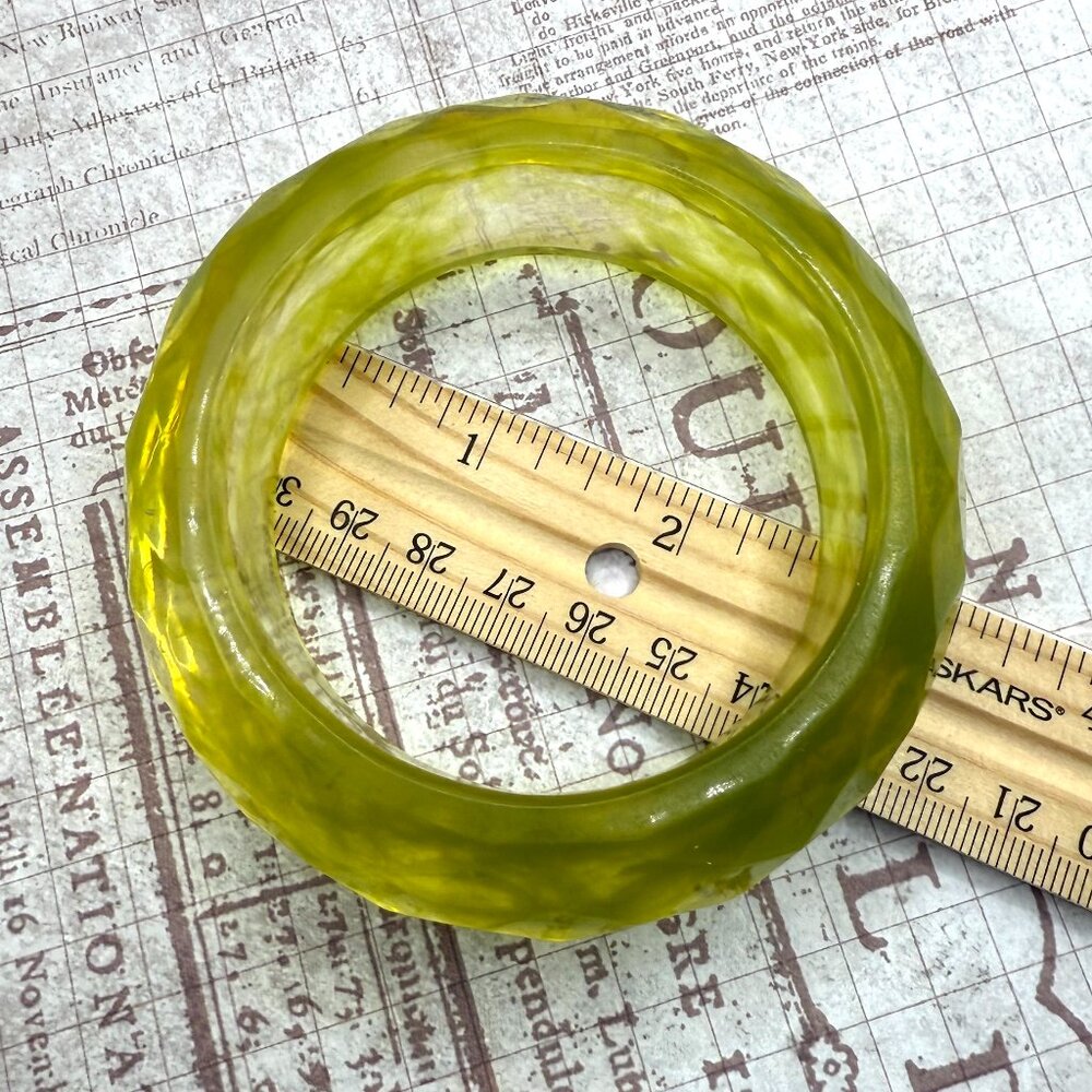 Bold Elegant Clear Lime Green Faceted Wide Heavy Thick Lucite Bangle Bracelet - Picture 3 of 10